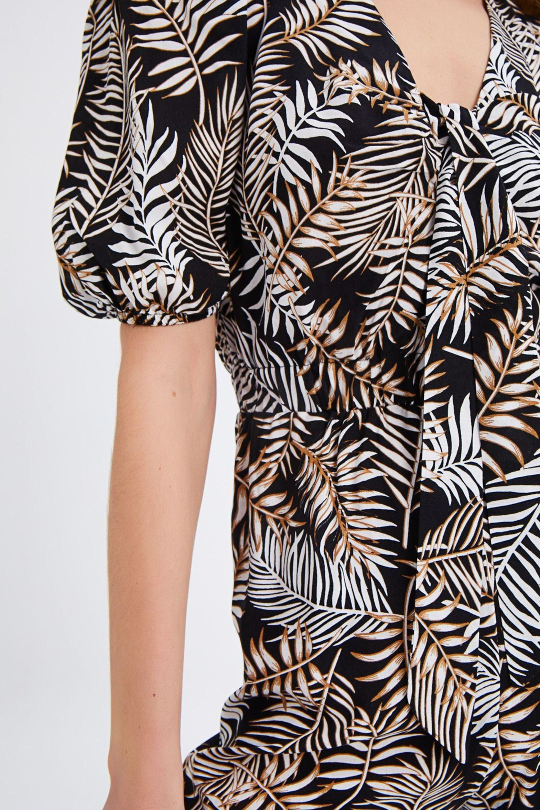 Yakası Bağlamalı V Yaka Tulum Siyah