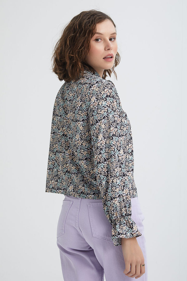 Patterned V-Neck Shirt Black