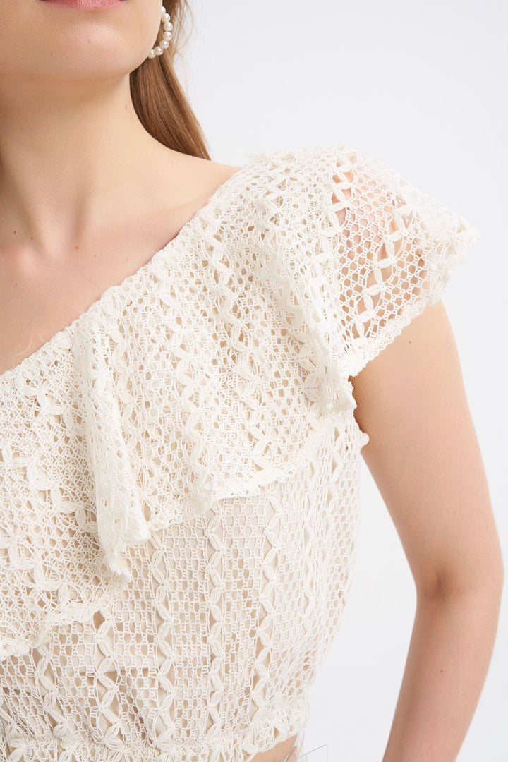 Volanlı Tek Omuz Bluz Ekru