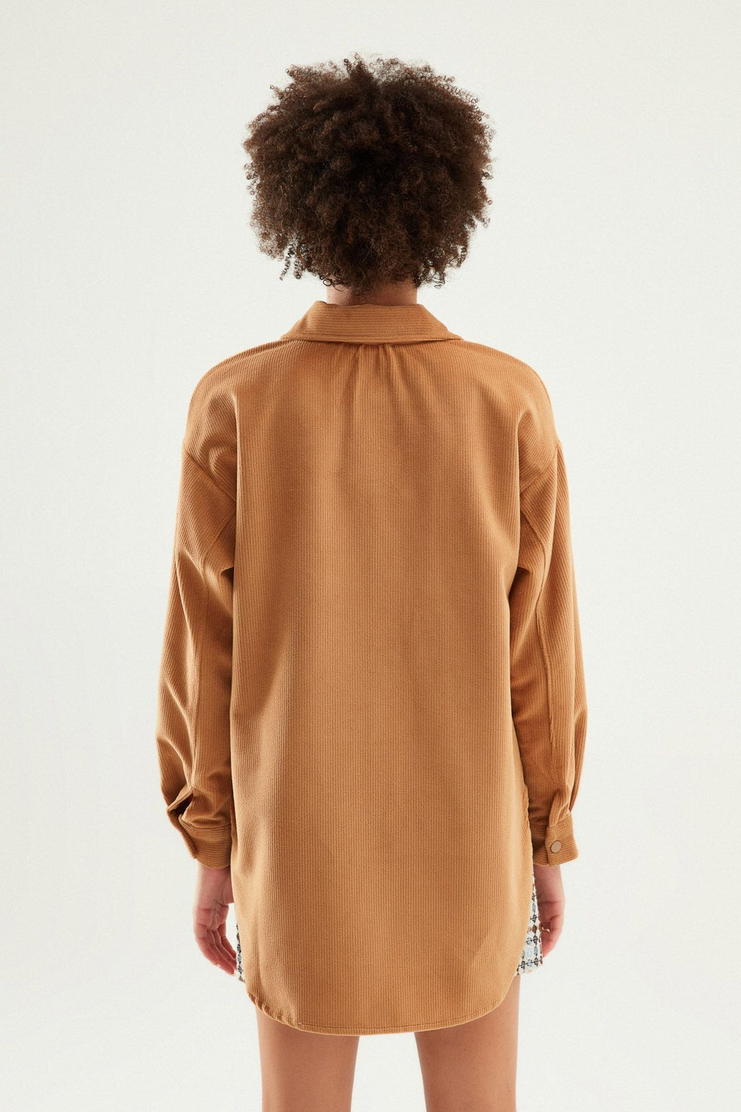 Büyük Cepli Kadife Gömlek Camel