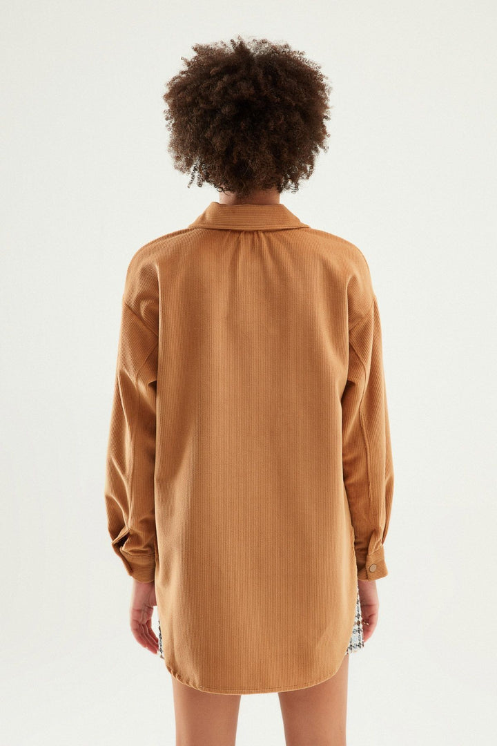 Büyük Cepli Kadife Gömlek Camel