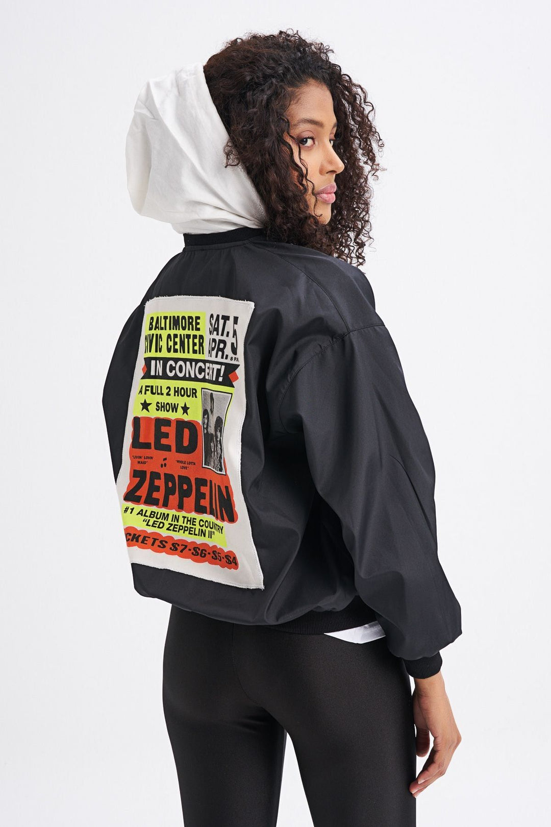 Arkası Baskılı Kapüşonlu Ceket Siyah