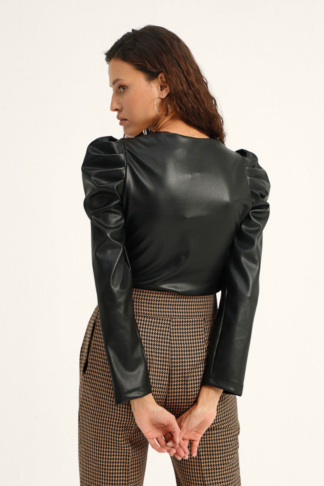 Asimetrik Balon Kol Deri Bodysuit Siyah