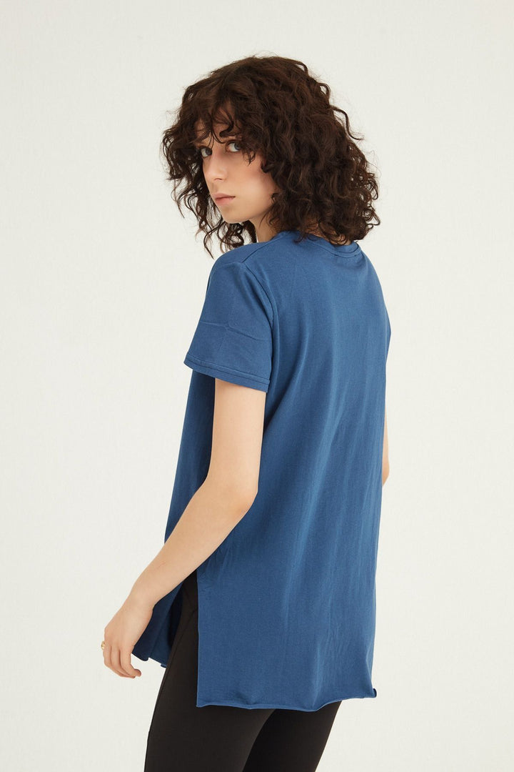 Bisiklet Yaka Yanı Yırtmaçlı Tişört İndigo