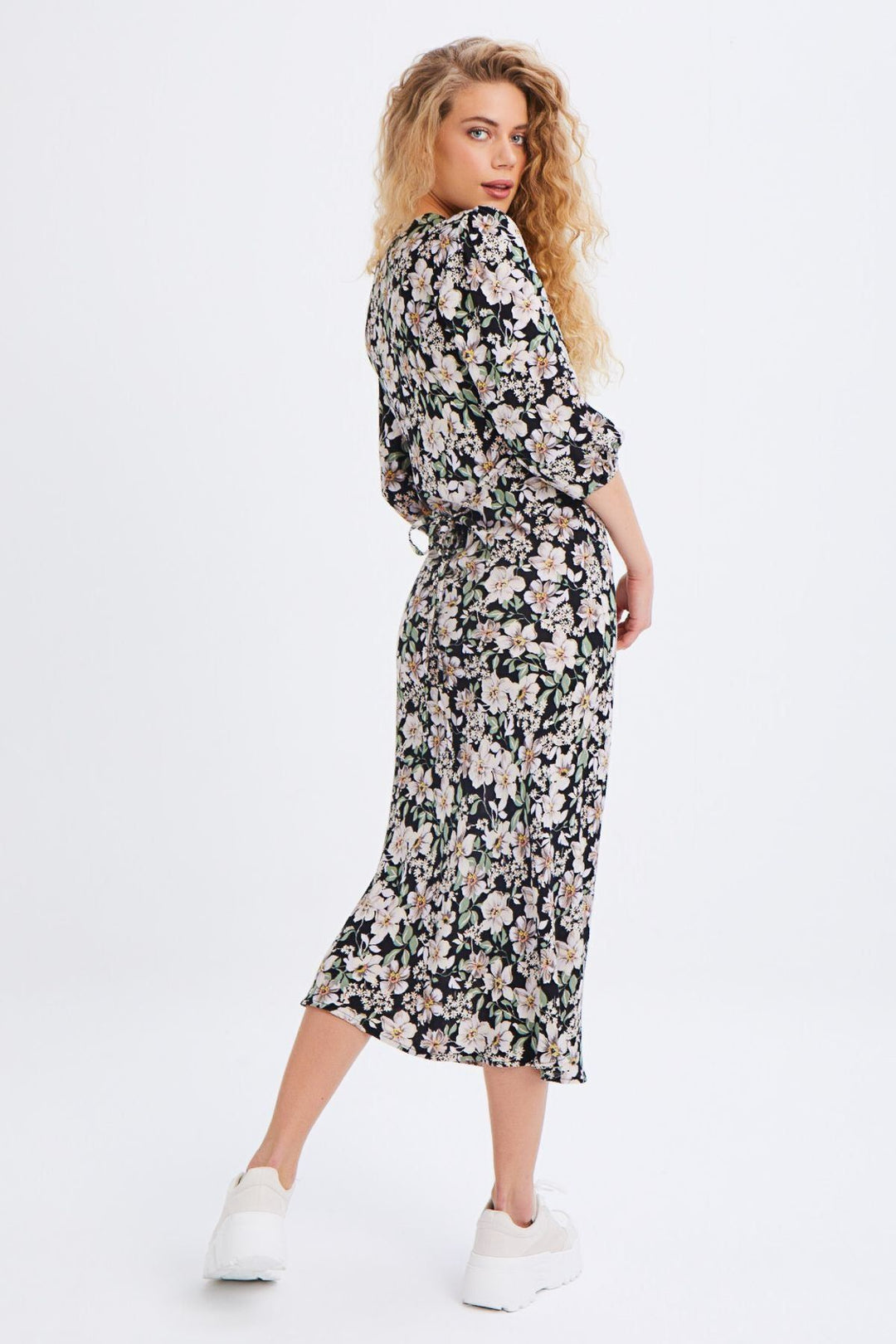 V Neck Ruffle Detailed Dress Black