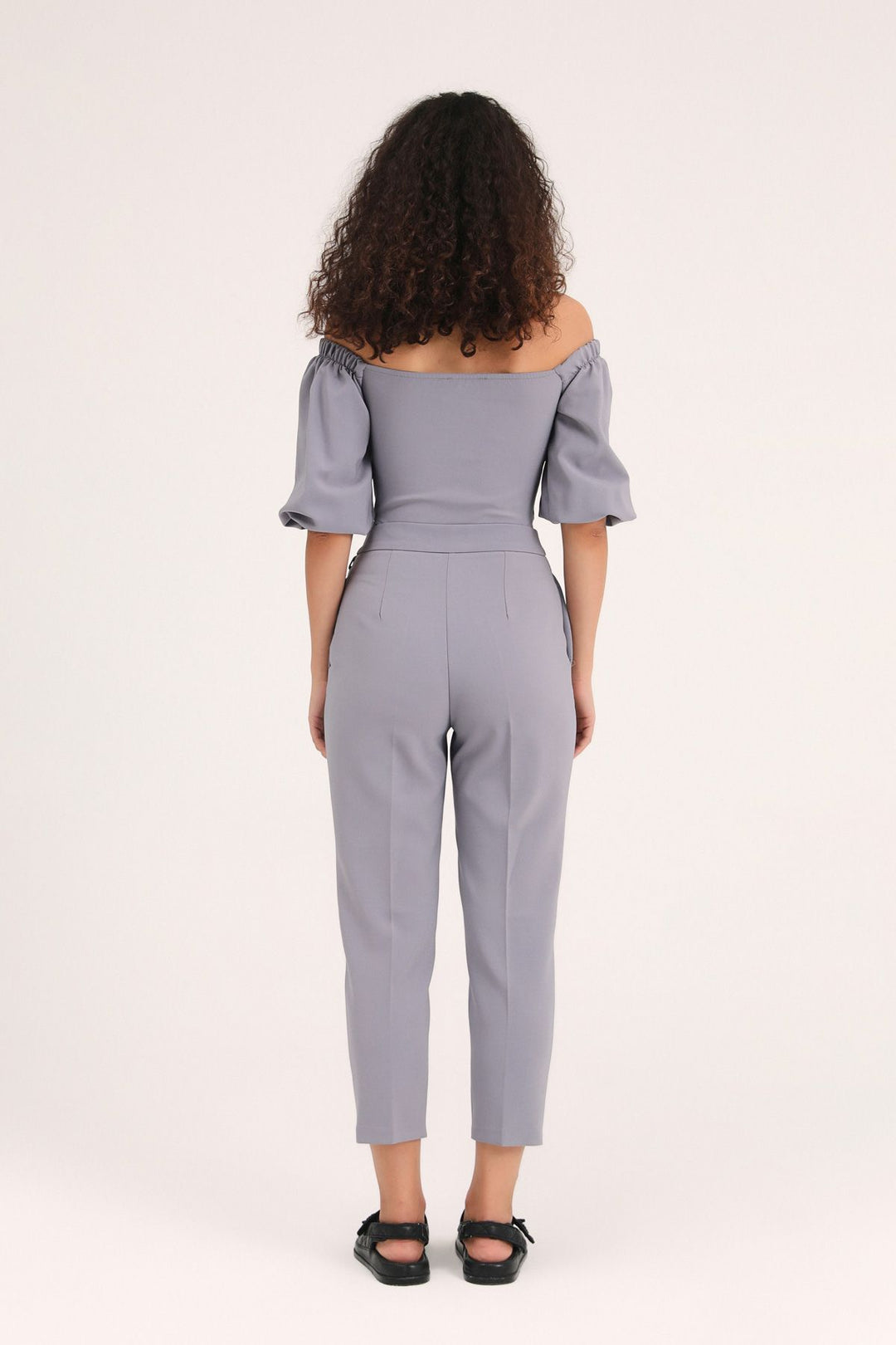 Zincir Aksesuarlı Yüksel Bel Pantolon Gri