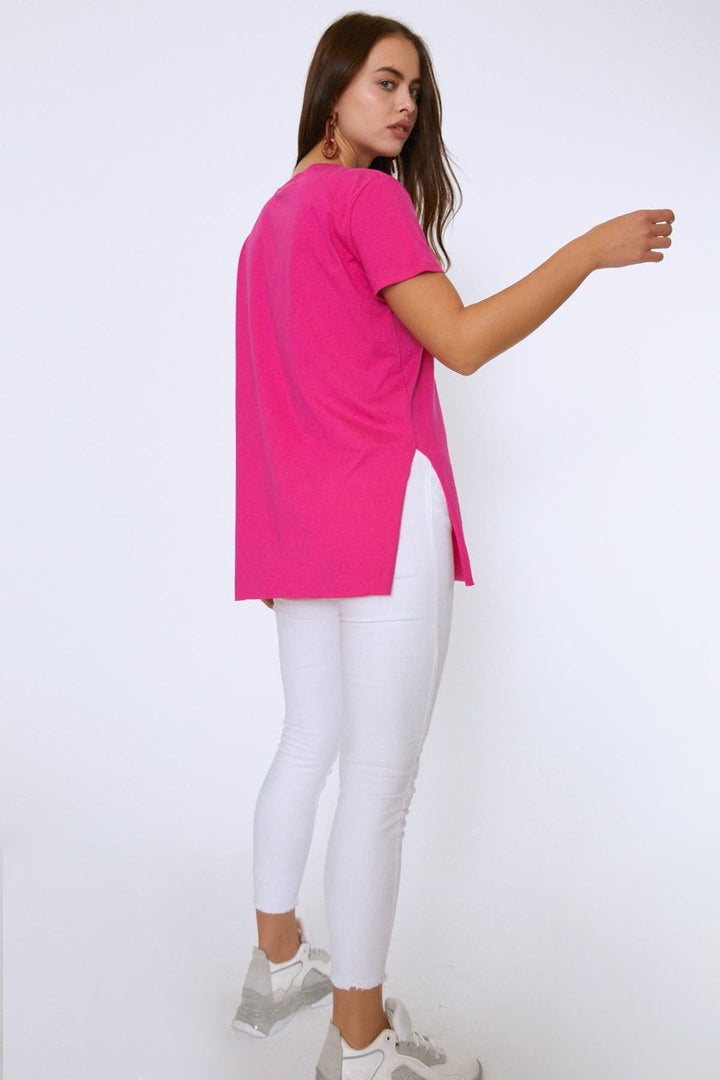 Bisiklet Yaka Yanı Yırtmaçlı Tişört Fuşya