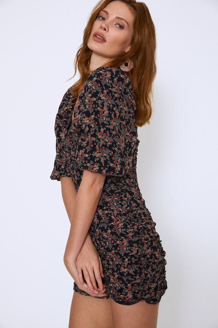 Kare Yaka Büzgülü Elbise Siyah