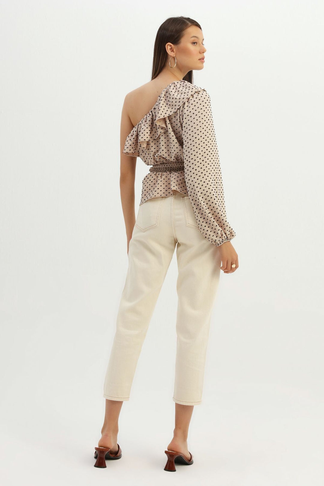 Volanlı Gipeli Tek Omuz Bluz Bej