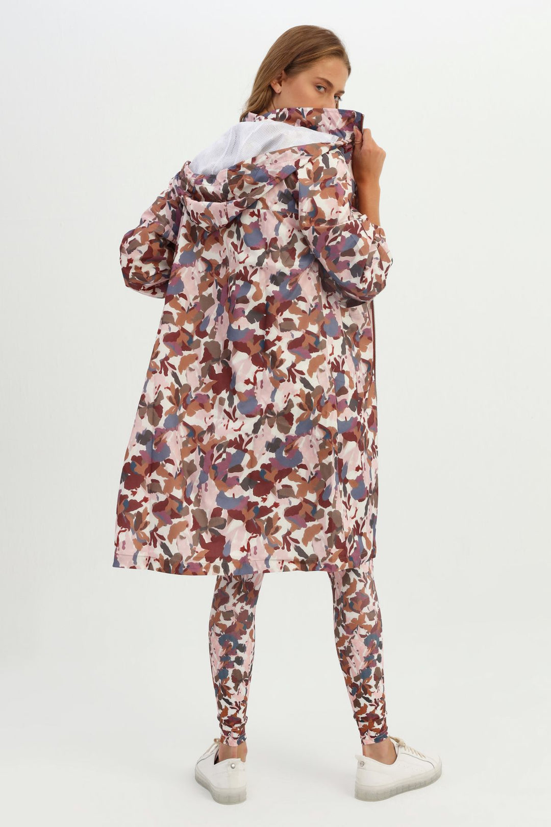 Desenli Kapüşonlu Uzun Spor Ceket Kahverengi