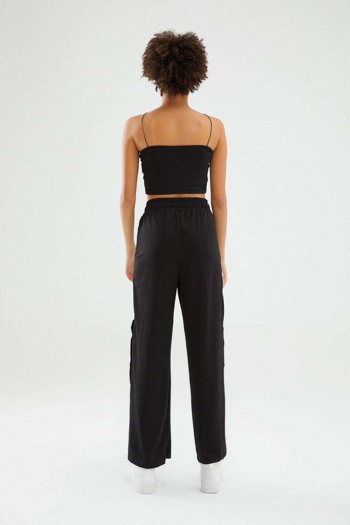 Yanları Çıtçıtlı Pantolon Siyah