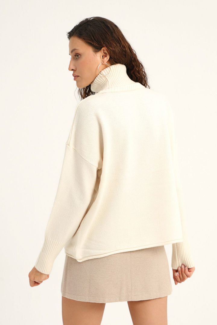 Turtleneck Loose Sweater Ecru