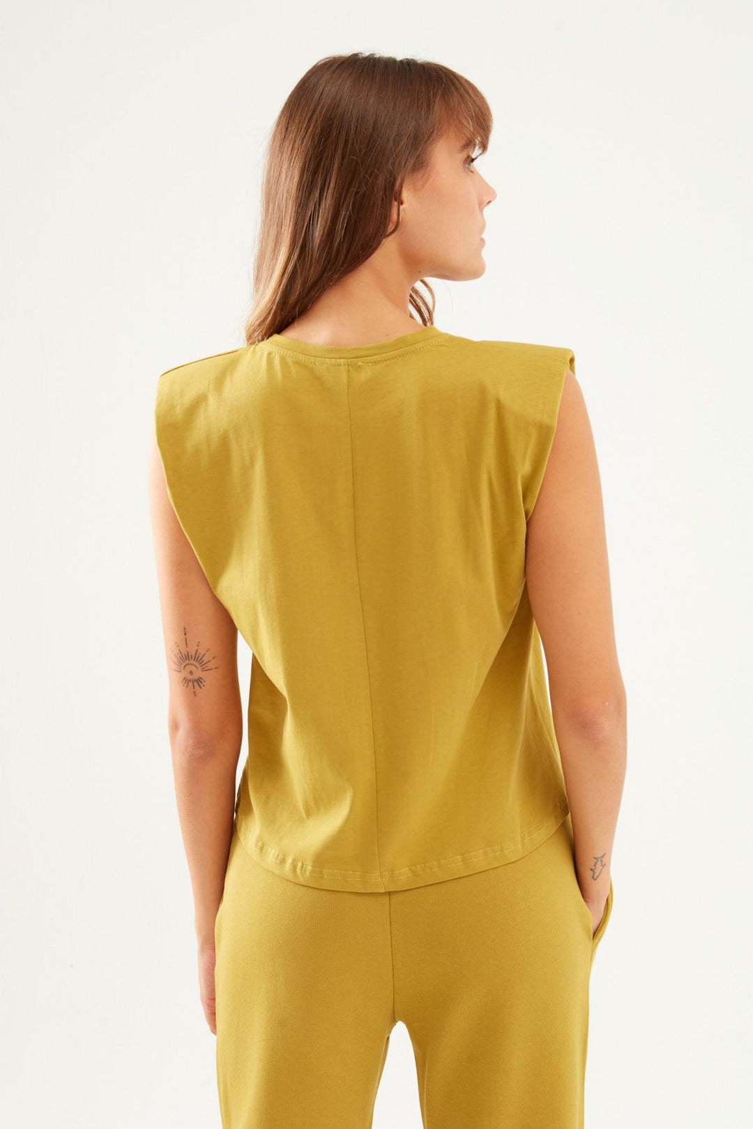 Padded Sleeveless Basic T-Shirt Olive