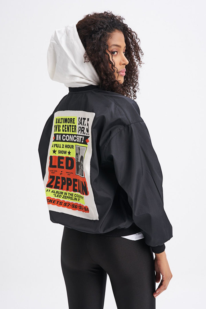 Arkası Baskılı Kapüşonlu Ceket Siyah