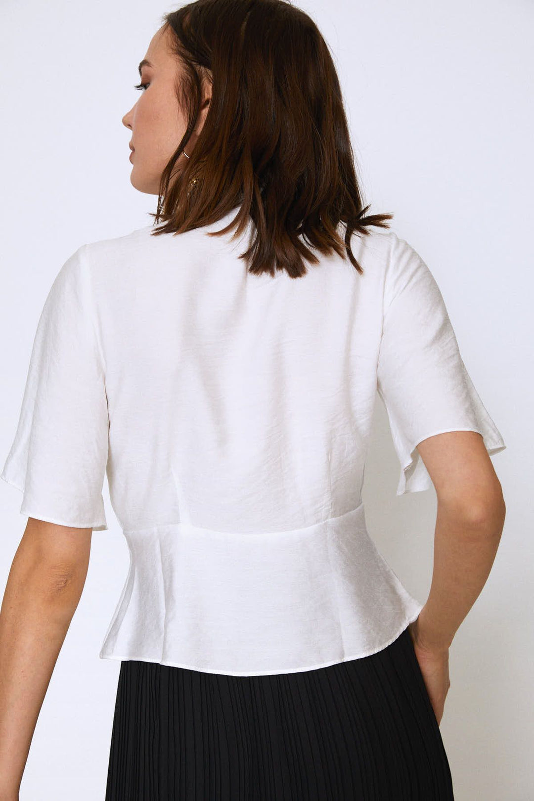 V Yaka Bağlamalı Bluz Ekru