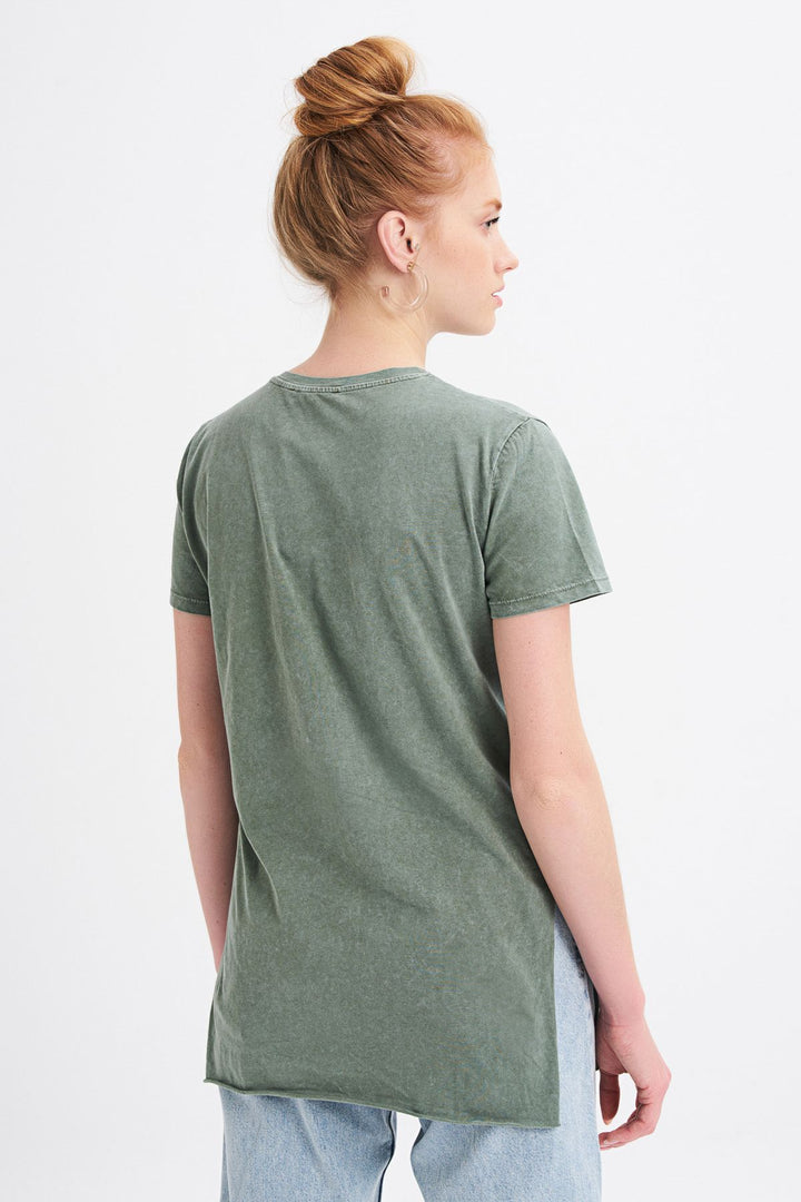 Yanı Yırtmaçlı Bisiklet Yaka Tişört Haki