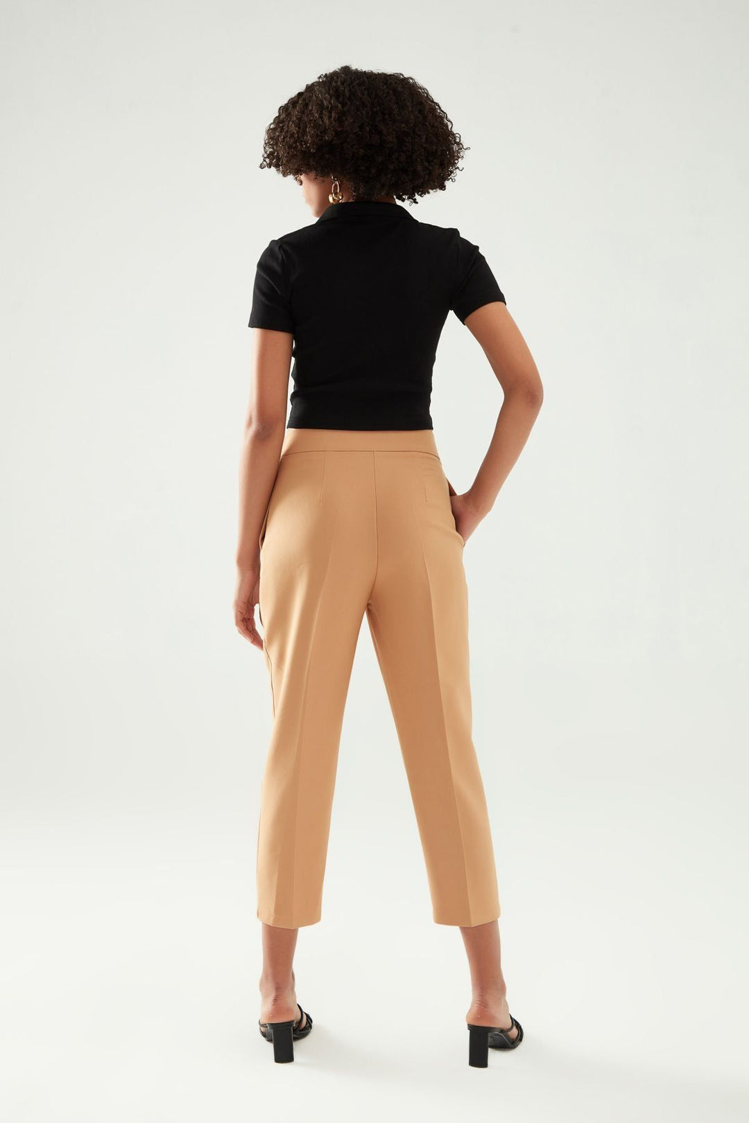 Zincir Aksesuarlı Yüksel Bel Pantolon Camel