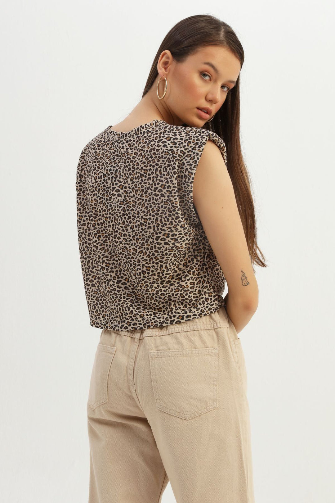Leopard Pattern Padded T-Shirt Brown
