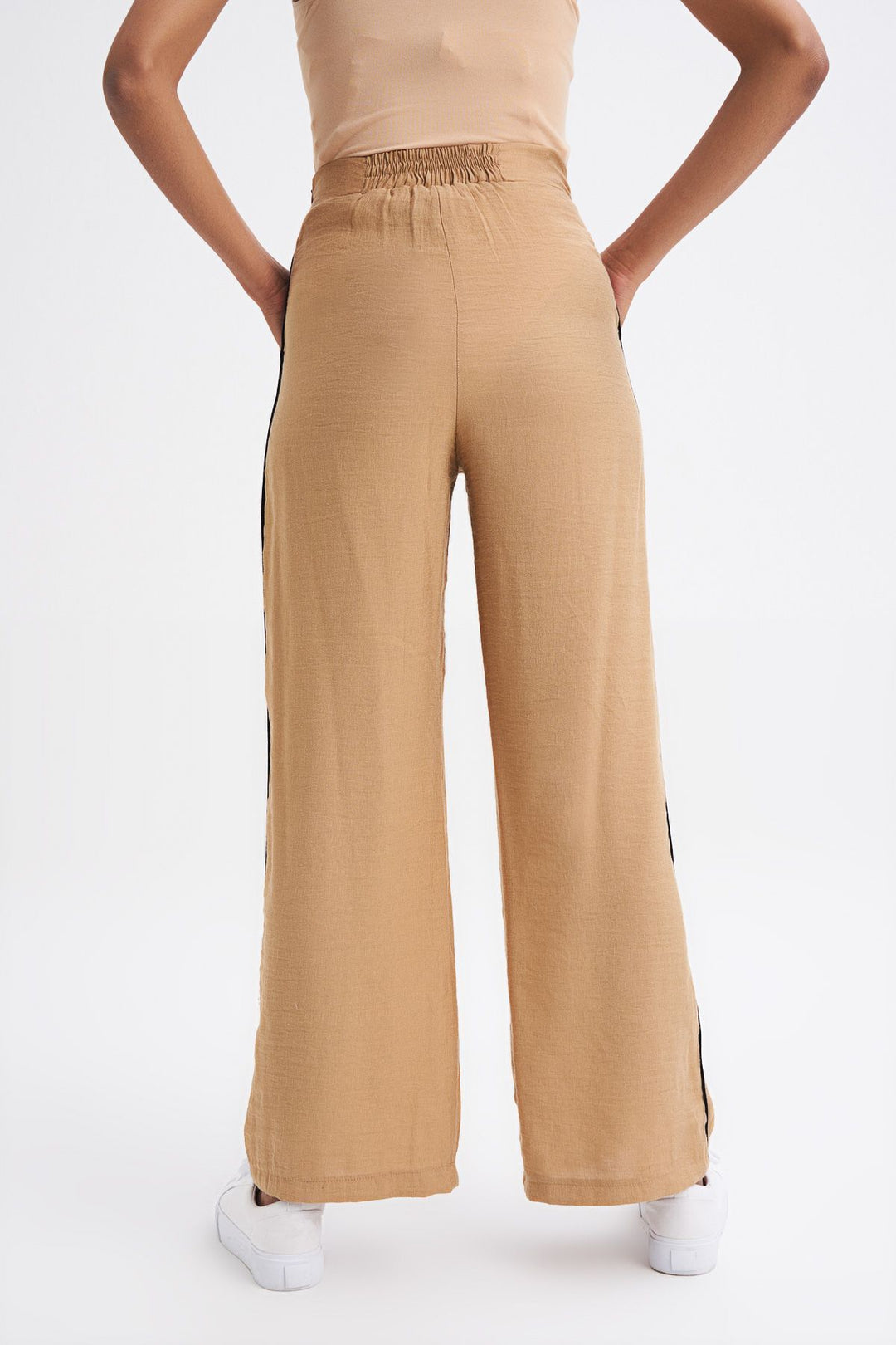 Şerit Detaylı Pantolon Camel