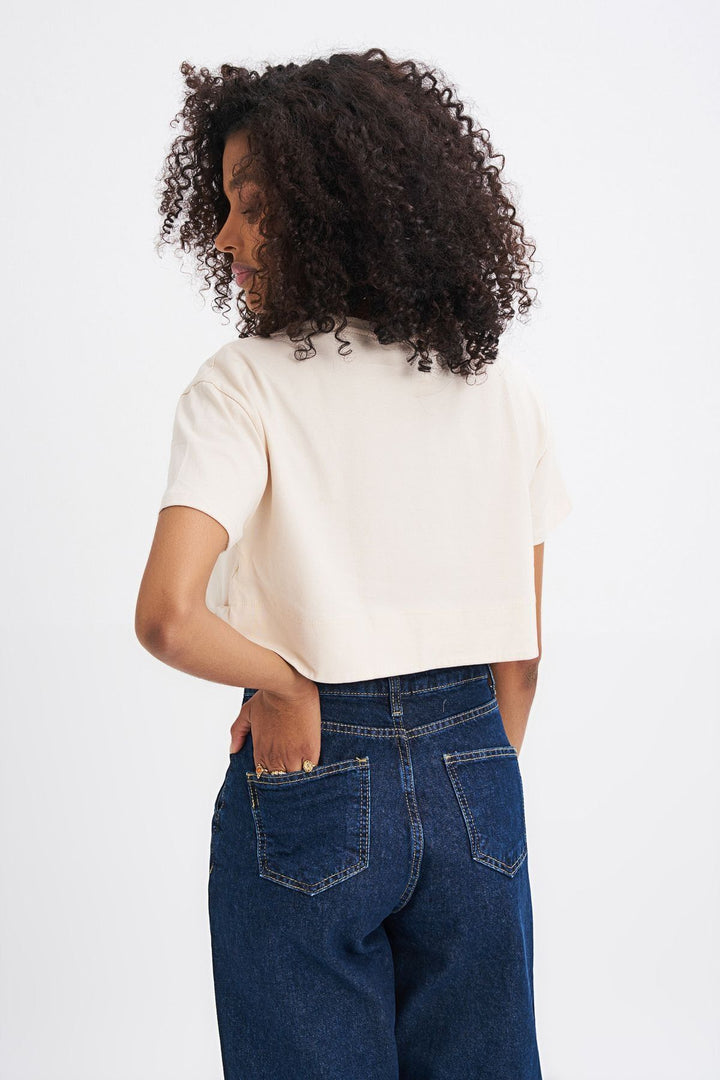 Düğme Detaylı Crop Tişört Açık Bej