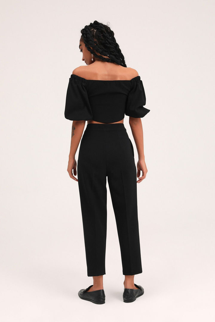 Zincir Aksesuarlı Yüksel Bel Pantolon Siyah