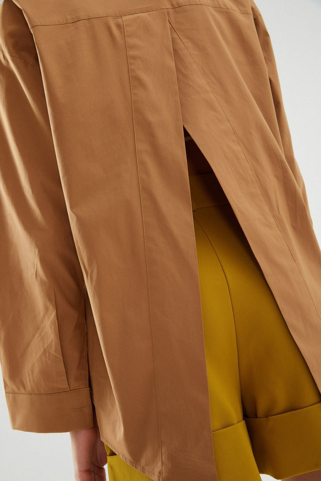 Sırt Dekolteli Oversize Gömlek Camel