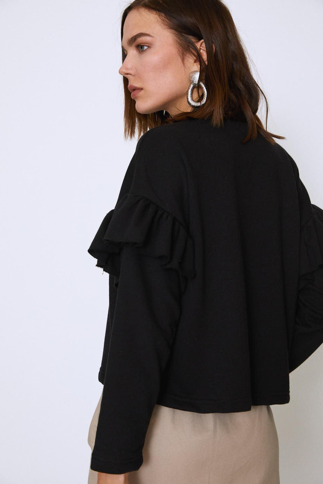 Crew Neck Sleeves Frilly Sweatshirt Black