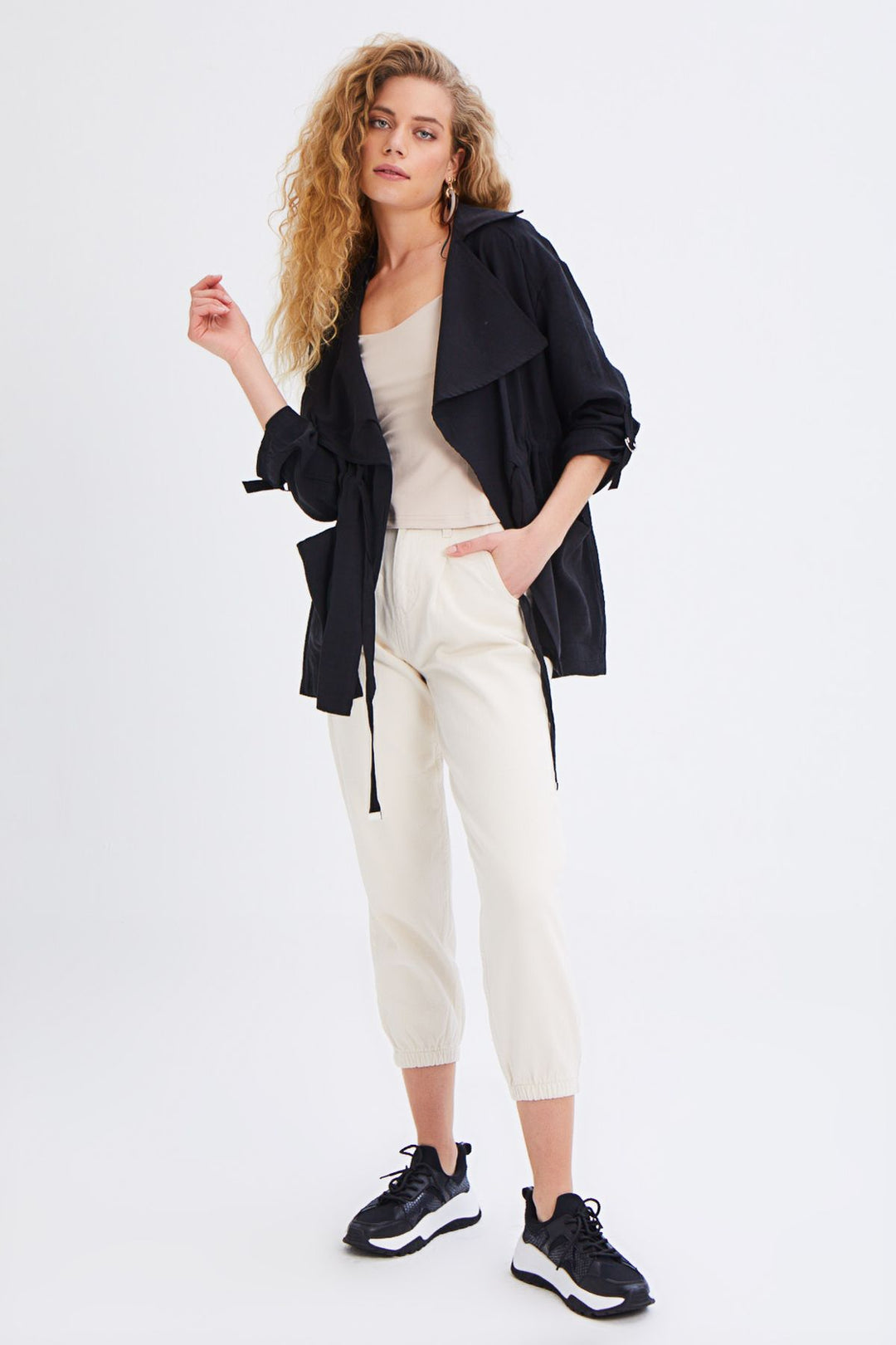 Beli Büzgülü V Yaka Ceket Siyah