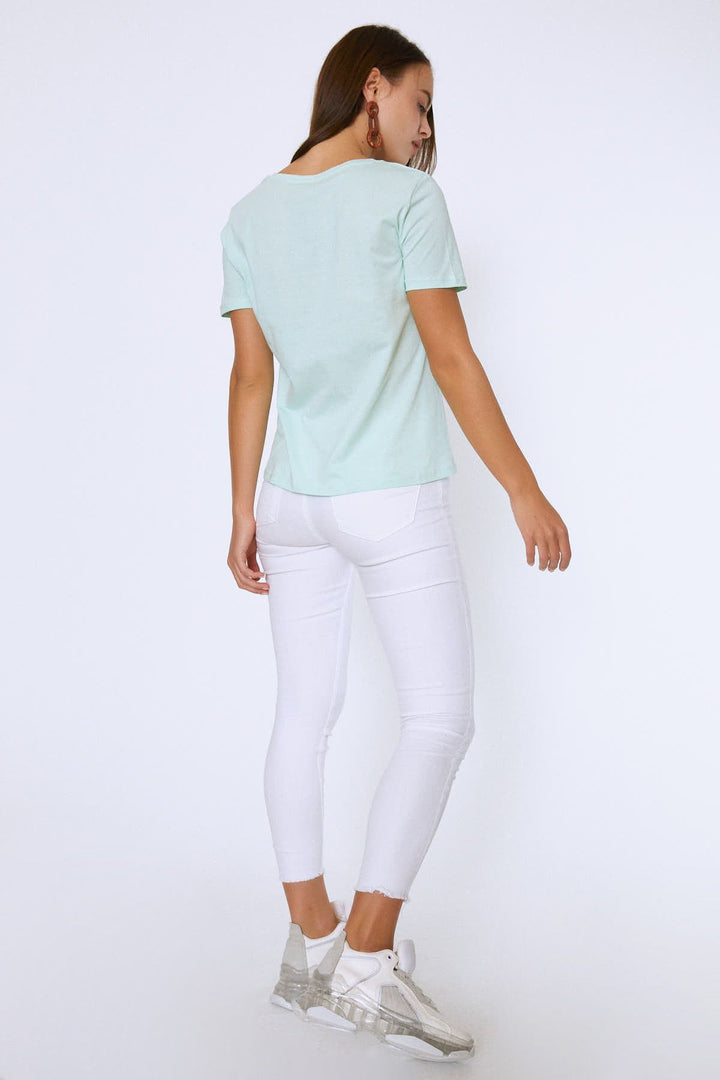 V Yaka Basic Tişört Açık Mint