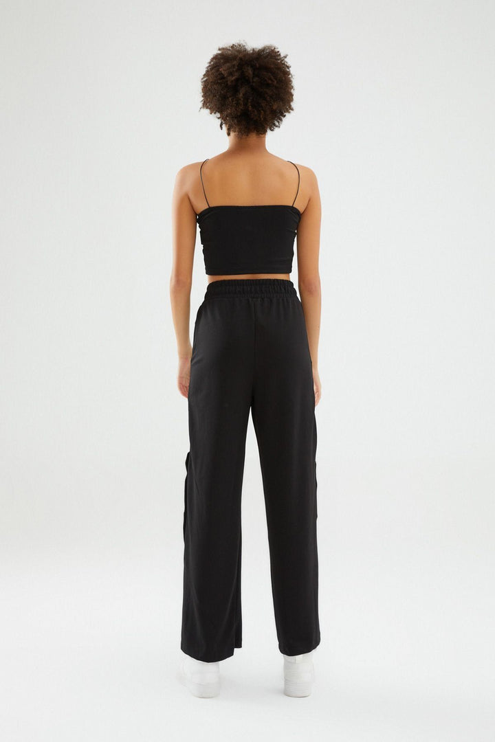 Yanları Çıtçıtlı Pantolon Siyah