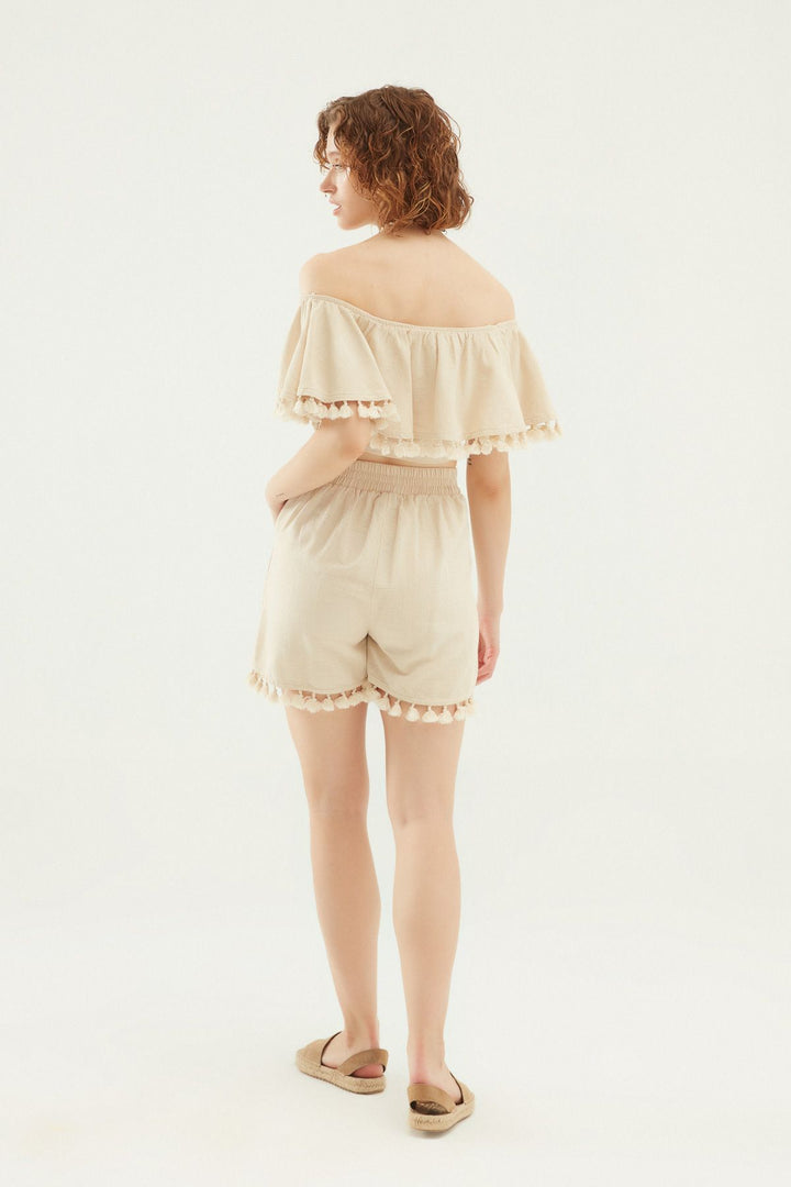 Püskül Nakış Detaylı Şort Bej