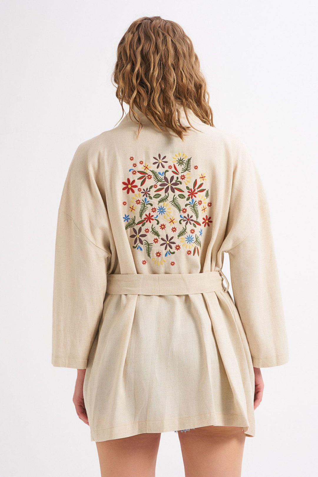 Arkası Nakışlı Kuşaklı Keten Ceket Naturel