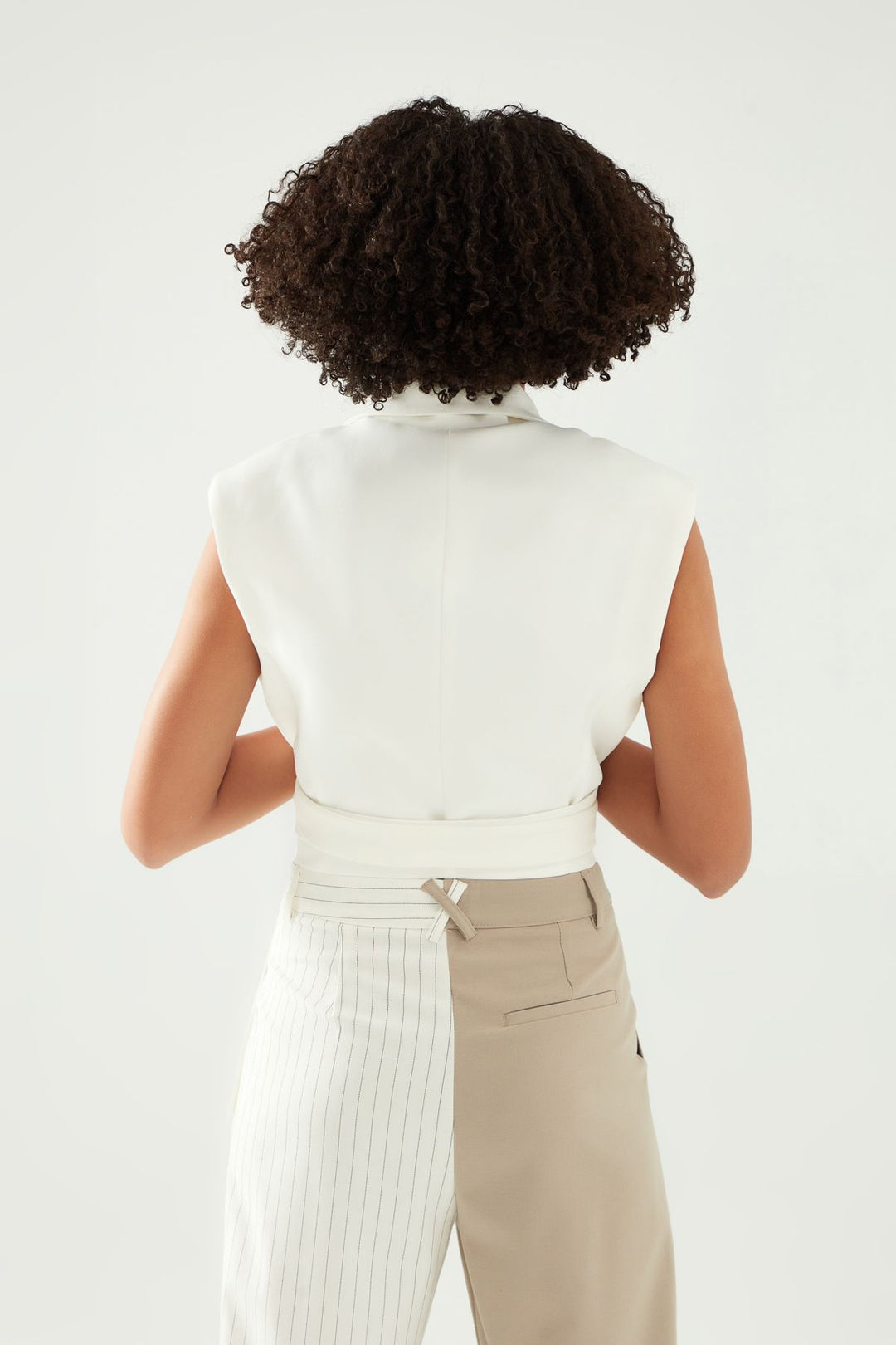 Bağlama Detaylı Crop Yelek Beyaz