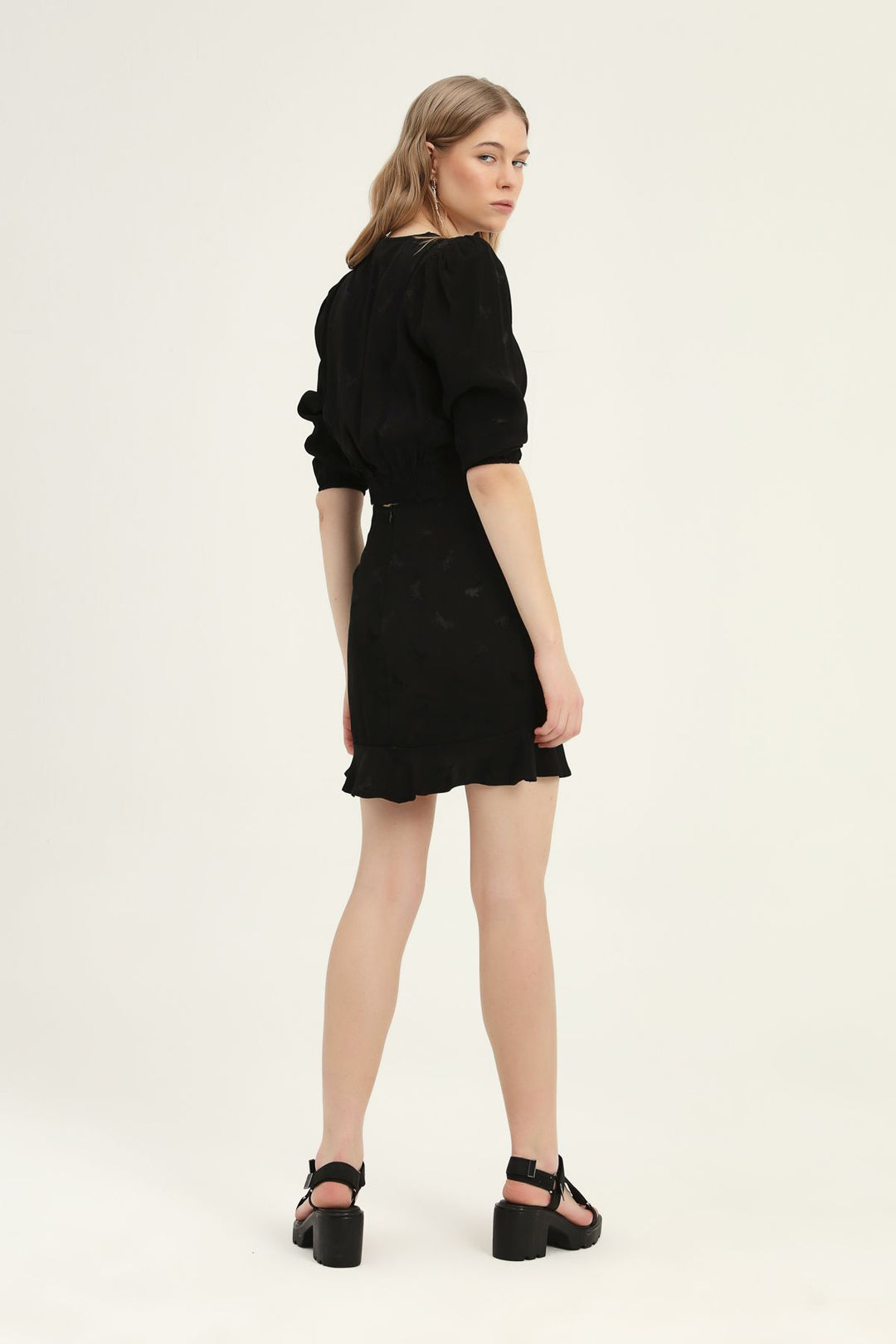 Desenli V Yaka Vatkalı  Bluz Siyah