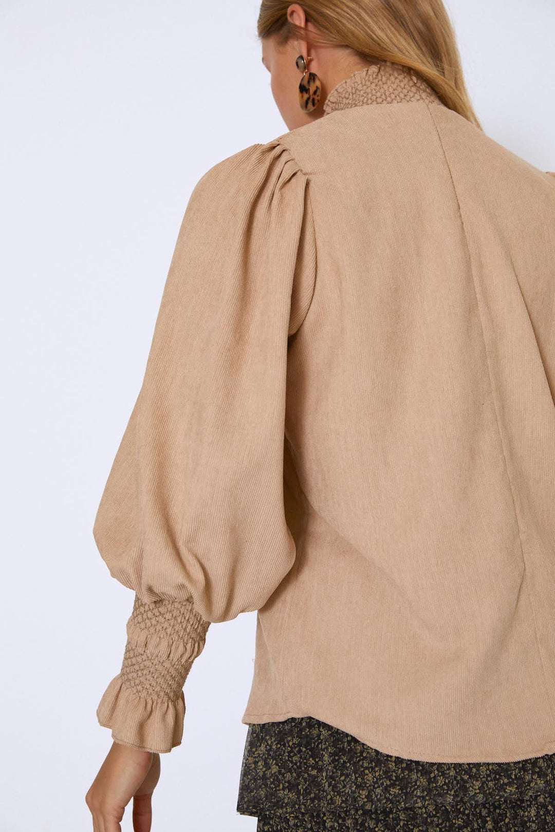 Kolları Gipeli Kadife Bluz Bej