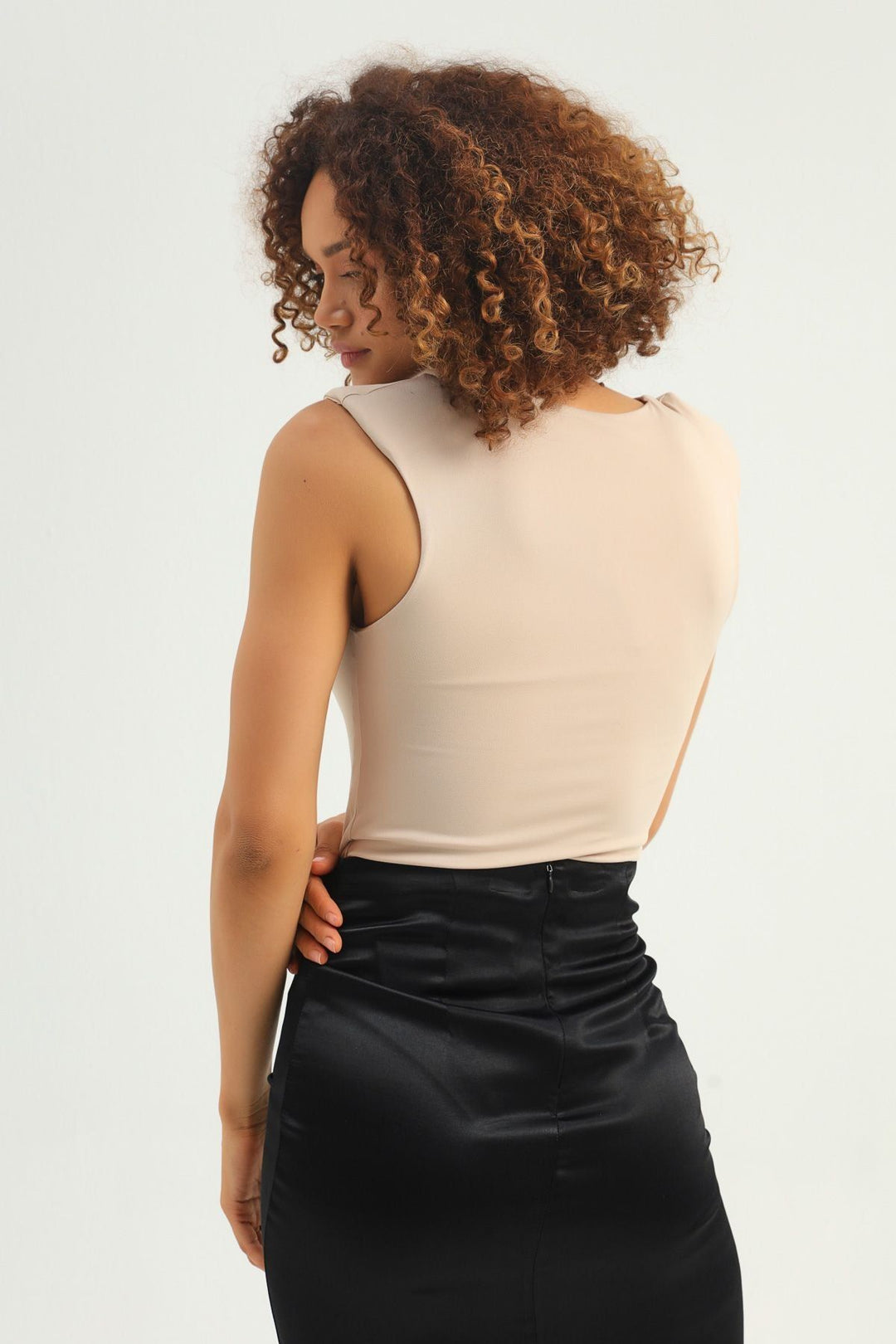 Vatkalı Kare Yaka Bodysuit Bej