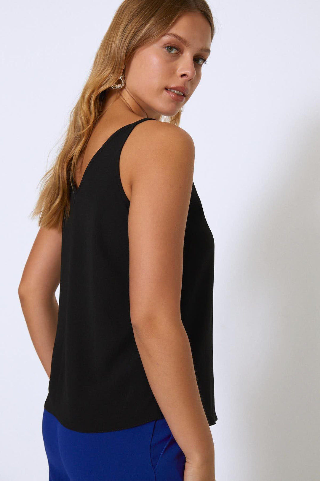 İp Askılı V Yaka Bluz Siyah