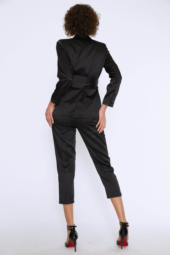 Beli Kemerli Kruvaze Kapama Ceket Siyah