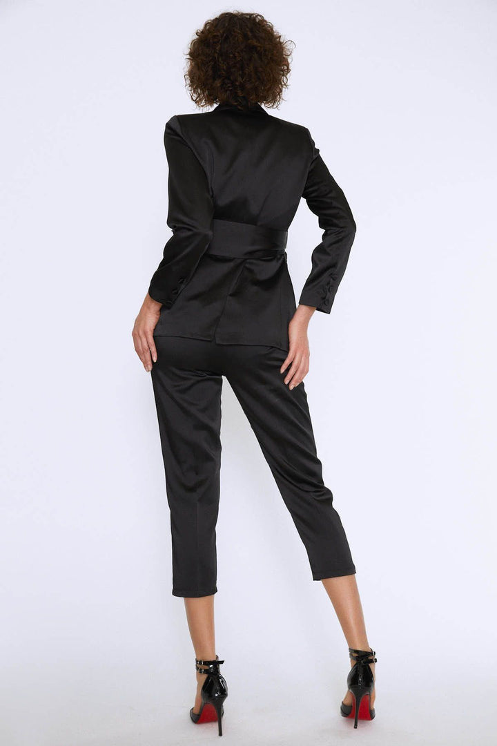 Beli Kemerli Kruvaze Kapama Ceket Siyah